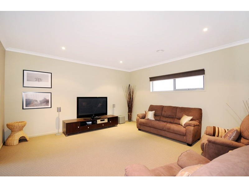 3 LOWDON PLACE, Torquay VIC 3228