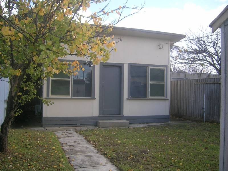 11 MUNDAY STREET, Torquay VIC 3228