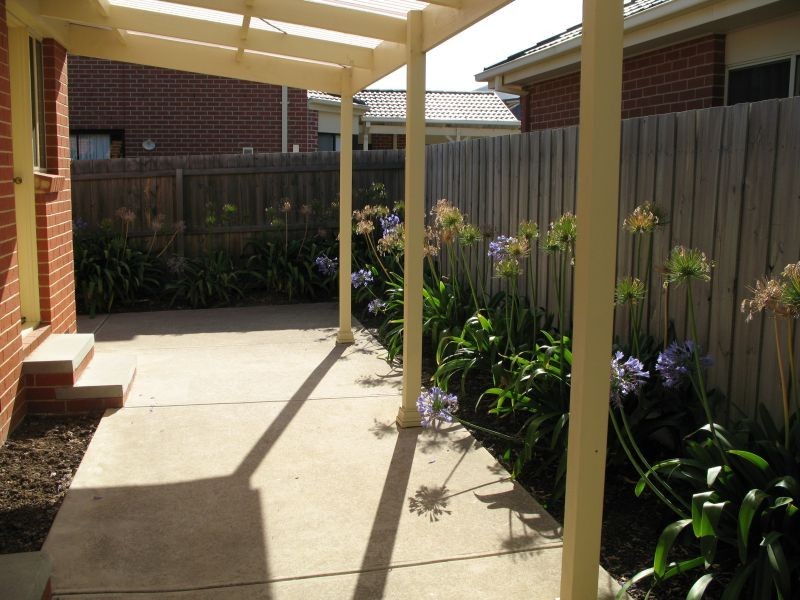 1/10 MOLESWORTH DRIVE, Highton VIC 3216