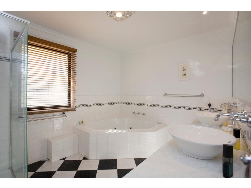 2/3 KOOMEELA DRIVE, Torquay VIC 3228