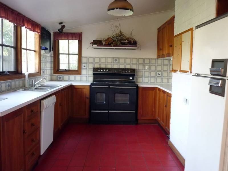 3 ZEALLY BAY ROAD, Torquay VIC 3228