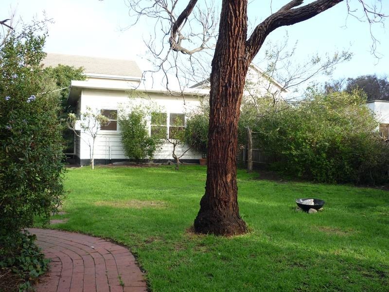 3 ZEALLY BAY ROAD, Torquay VIC 3228