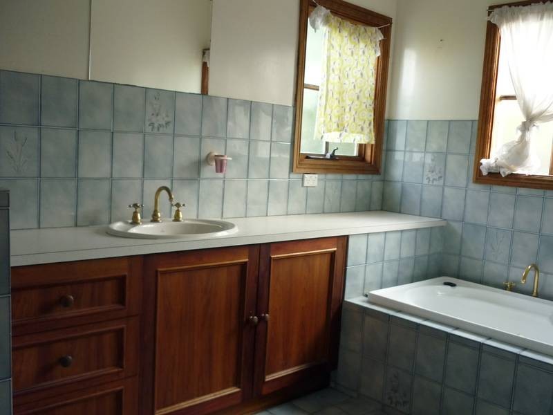 3 ZEALLY BAY ROAD, Torquay VIC 3228