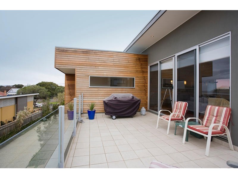 2/32 ANDERSON STREET, Torquay VIC 3228
