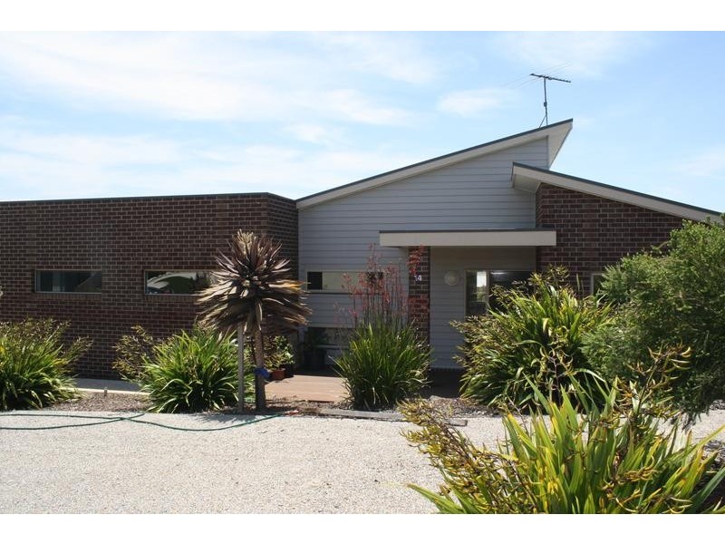 14 Warrin St, Torquay VIC 3228