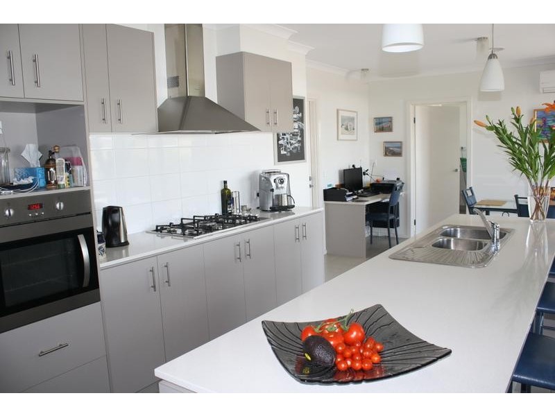 14 Warrin St, Torquay VIC 3228