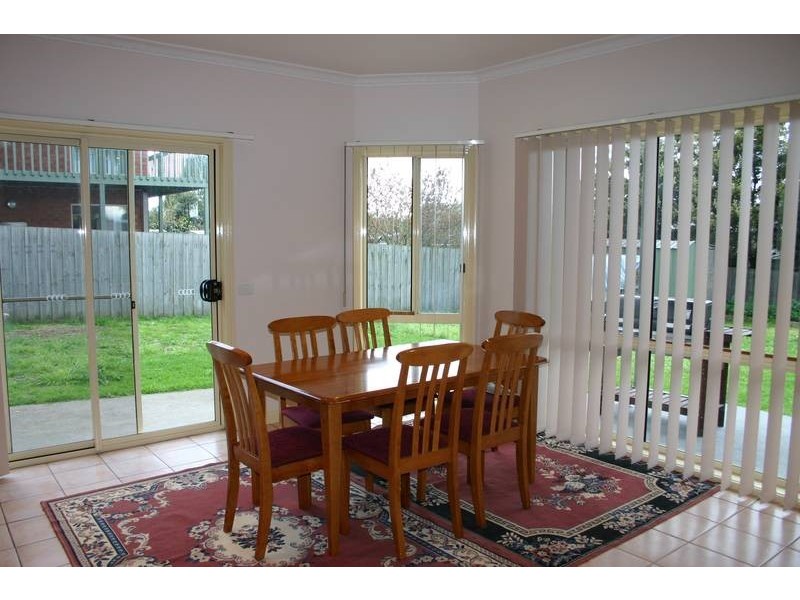 21 Dumfries Crt, Torquay VIC 3228