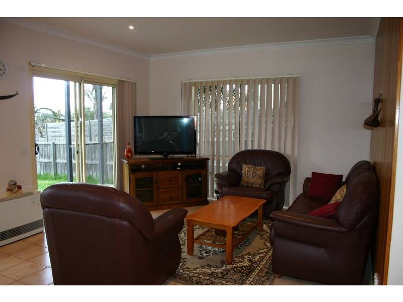 21 Dumfries Crt, Torquay VIC 3228