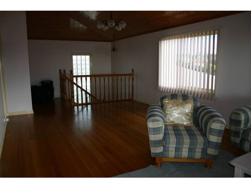 21 Dumfries Crt, Torquay VIC 3228