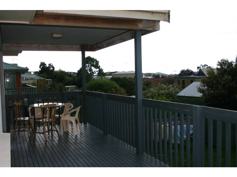 21 Dumfries Crt, Torquay VIC 3228