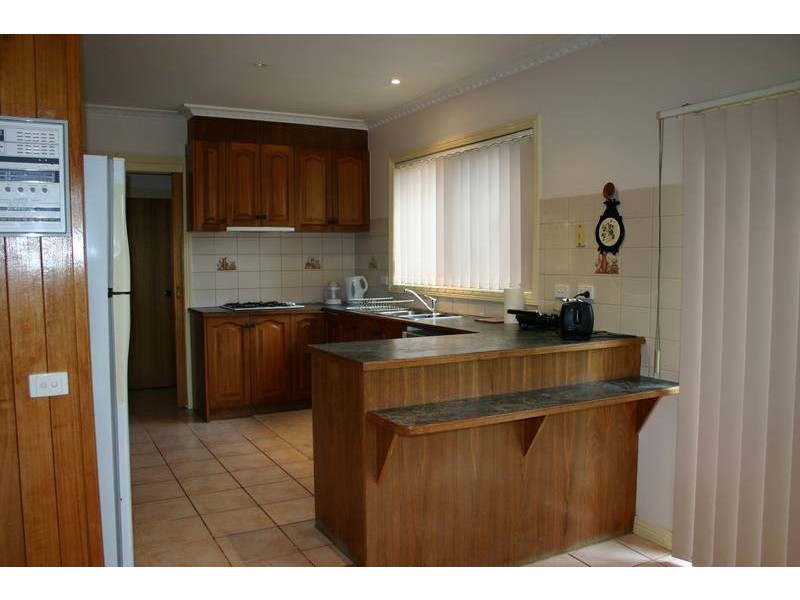 21 Dumfries Crt, Torquay VIC 3228