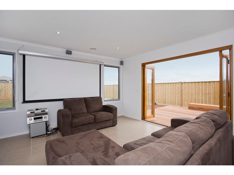 4 WAVE CRESCENT, Torquay VIC 3228