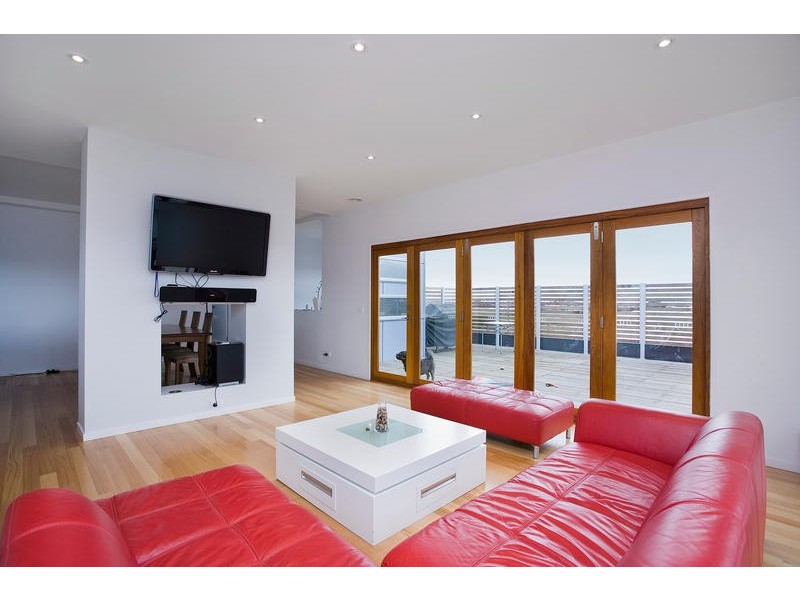 4 WAVE CRESCENT, Torquay VIC 3228