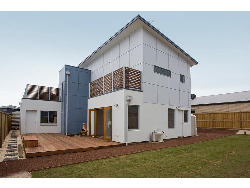 4 WAVE CRESCENT, Torquay VIC 3228
