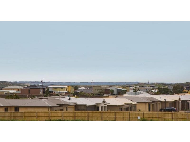 4 WAVE CRESCENT, Torquay VIC 3228