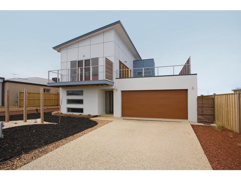 4 WAVE CRESCENT, Torquay VIC 3228