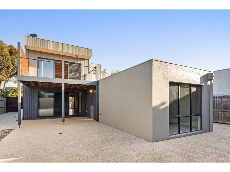 34 Loch Lomond Crescent, Torquay VIC 3228