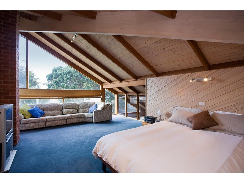 28 PRICE STREET, Torquay VIC 3228