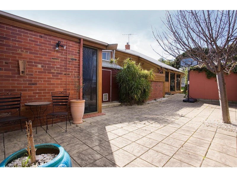 28 PRICE STREET, Torquay VIC 3228