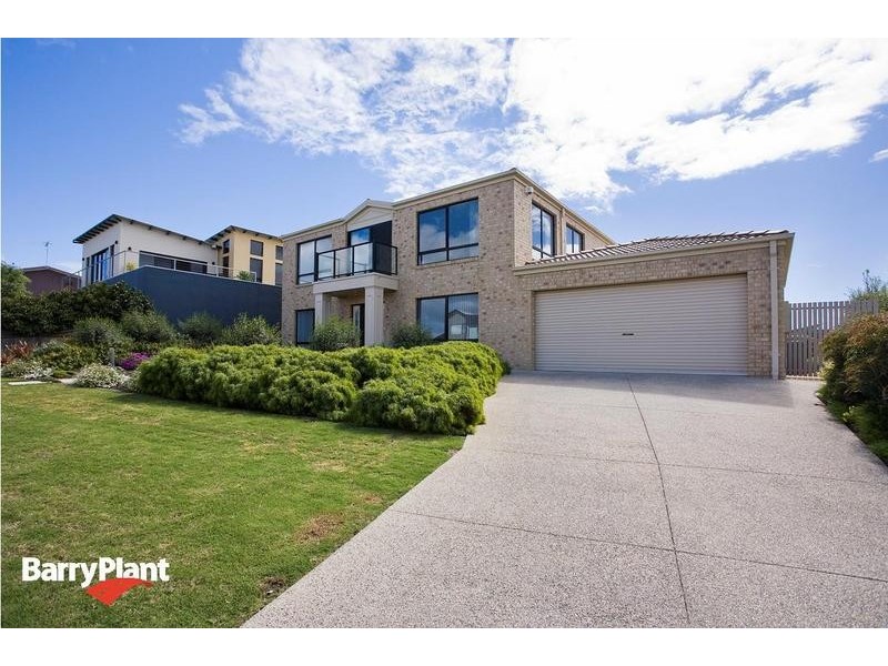 15 LUNE COURT, Torquay VIC 3228