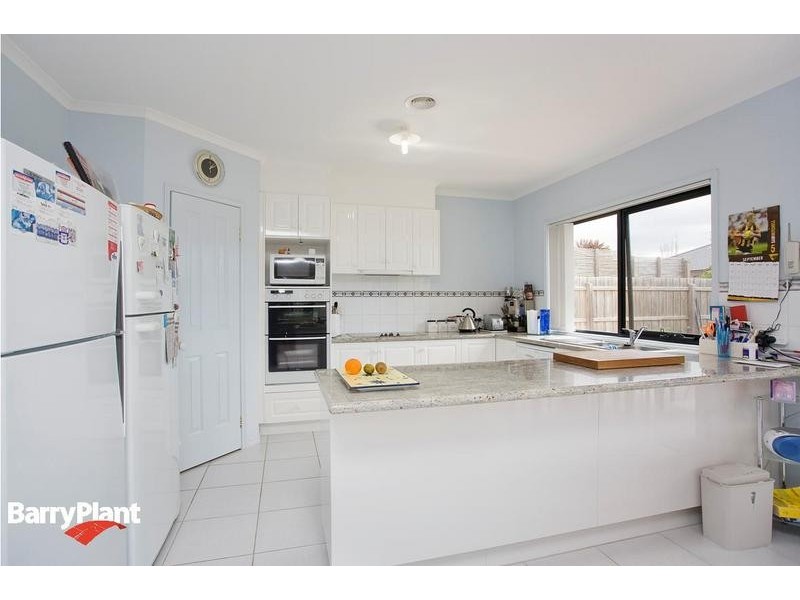 15 LUNE COURT, Torquay VIC 3228