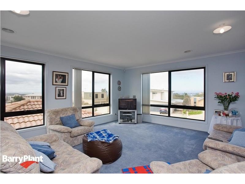 15 LUNE COURT, Torquay VIC 3228