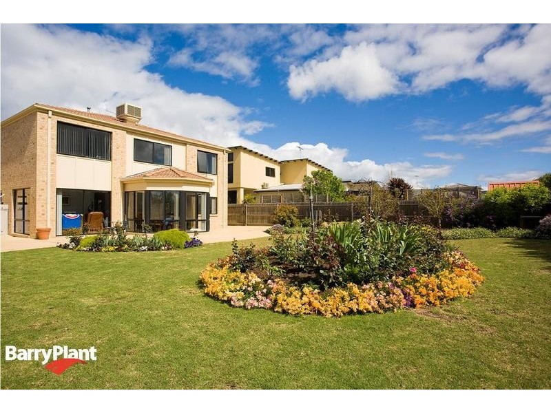 15 LUNE COURT, Torquay VIC 3228
