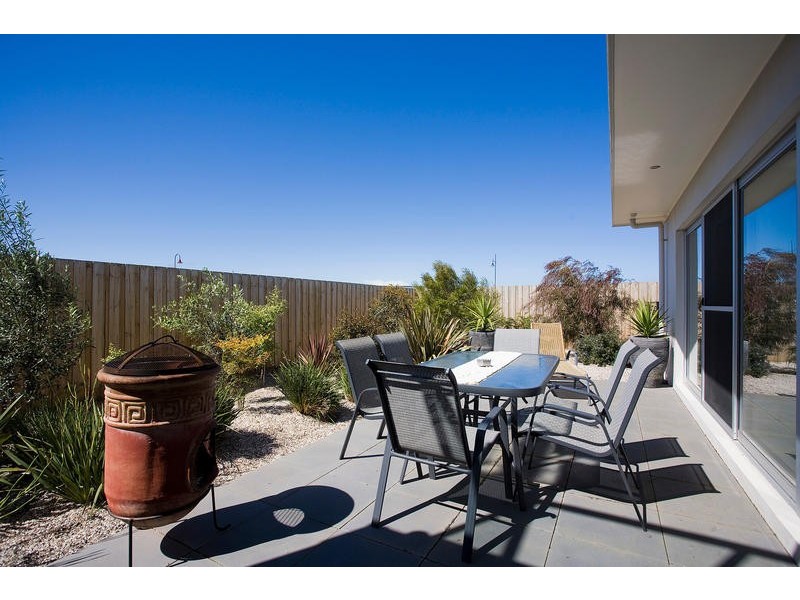 2 Lowdon Place, Torquay VIC 3228