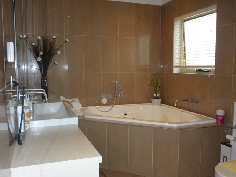 2/24 Dumfries Crt, Torquay VIC 3228