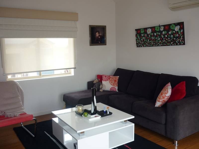 2/24 Dumfries Crt, Torquay VIC 3228