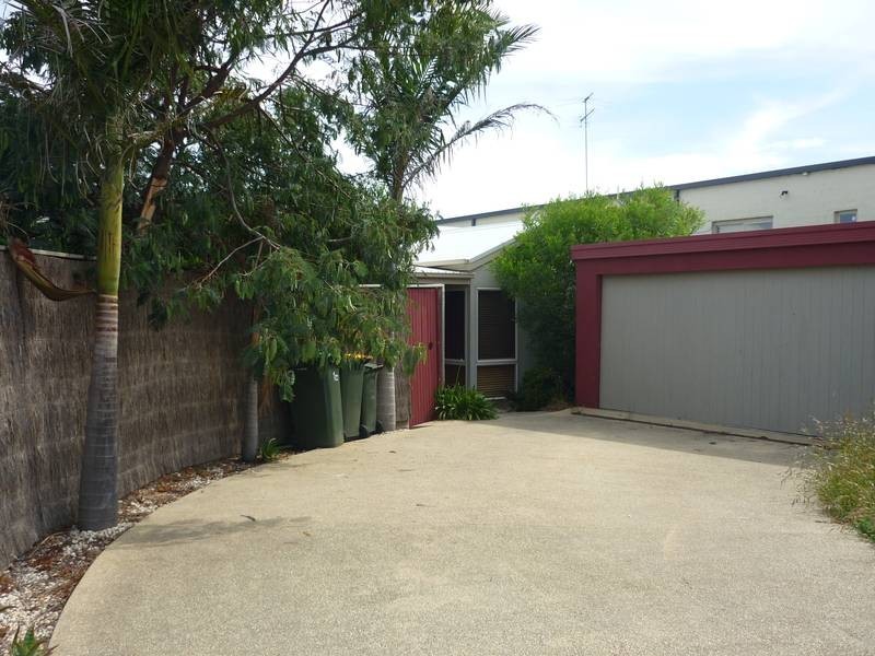 27 HIGHLANDER STREET, Torquay VIC 3228