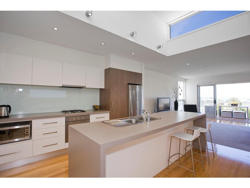 12b EMPIRE COURT, Torquay VIC 3228