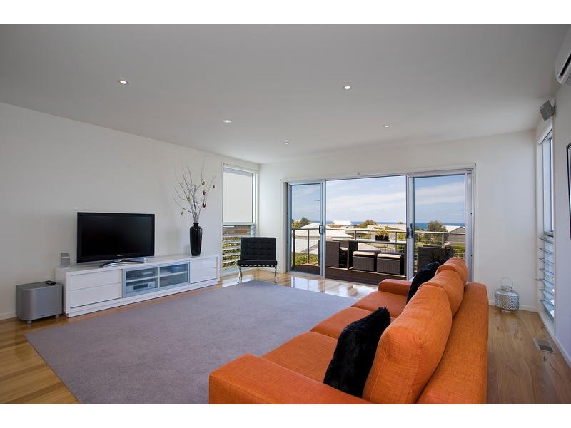 12b EMPIRE COURT, Torquay VIC 3228