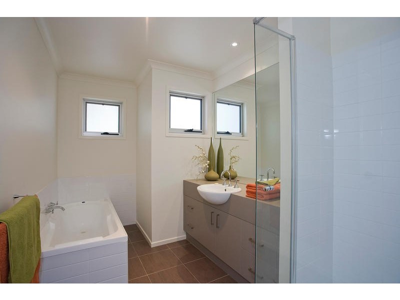 12b EMPIRE COURT, Torquay VIC 3228