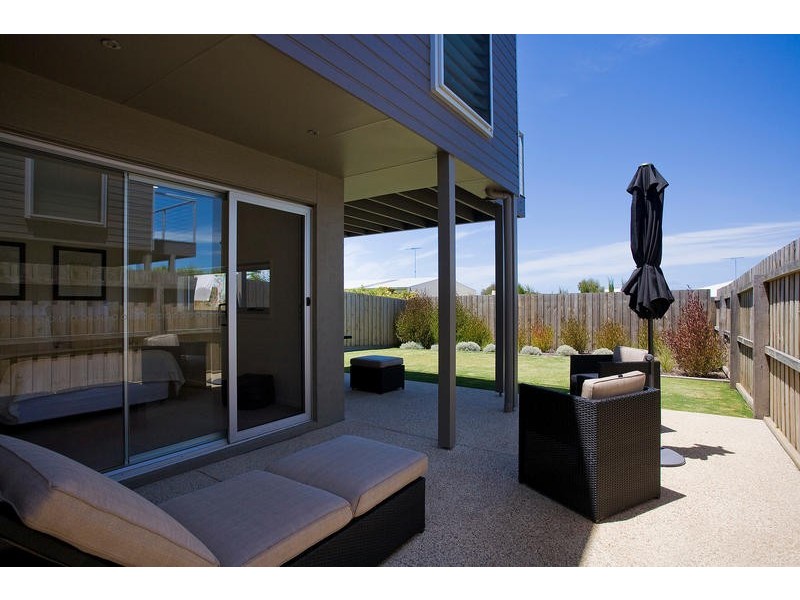 12b EMPIRE COURT, Torquay VIC 3228