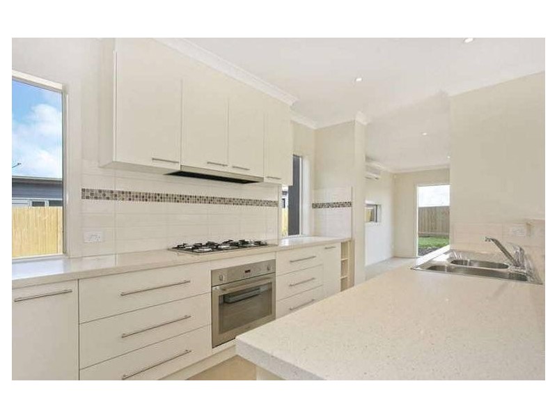 2 ST ANNES DRIVE, Torquay VIC 3228