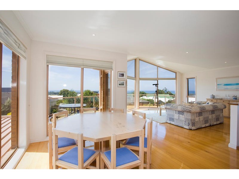 4 THE MEWS, Torquay VIC 3228
