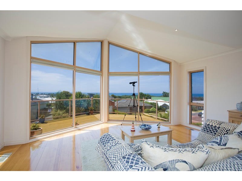 4 THE MEWS, Torquay VIC 3228