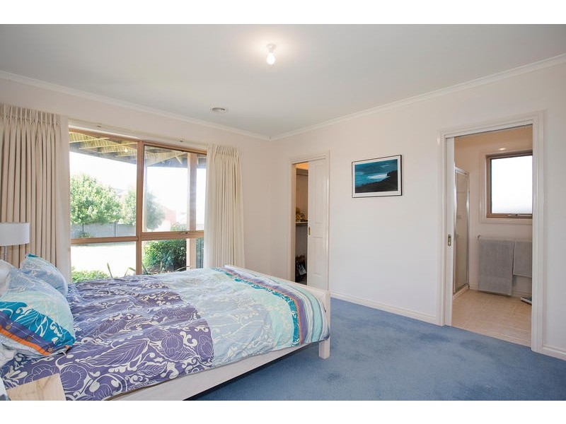 4 THE MEWS, Torquay VIC 3228