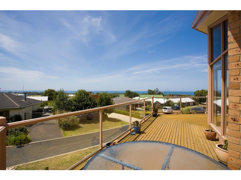 4 THE MEWS, Torquay VIC 3228