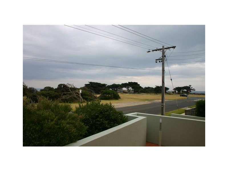 1/2 THE ESPLANADE, Torquay VIC 3228