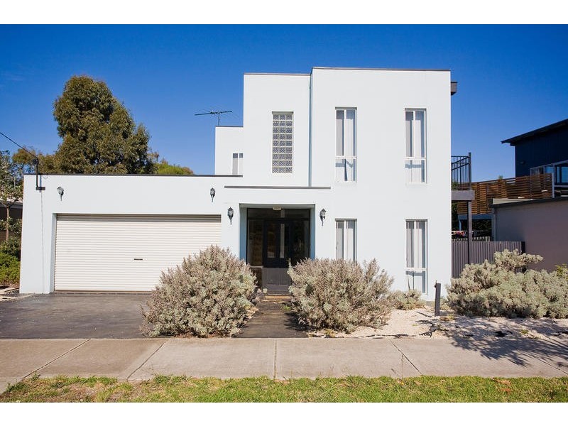 102 FISCHER STREET, Torquay VIC 3228