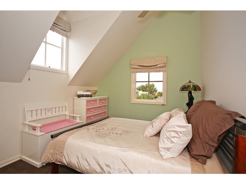 11 POMORA AVENUE, Torquay VIC 3228