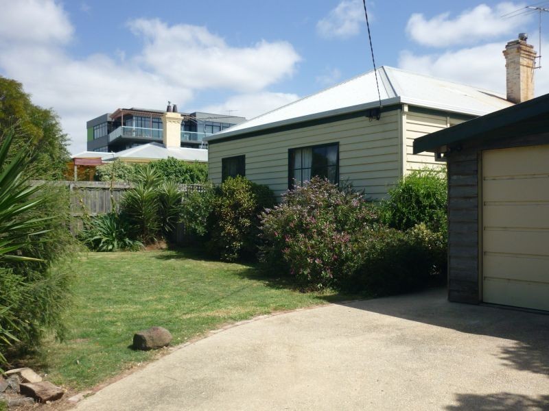 16 Boston Road, Torquay VIC 3228