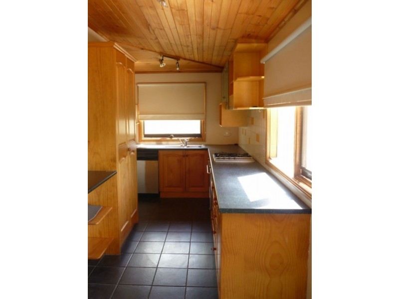 16 Boston Road, Torquay VIC 3228