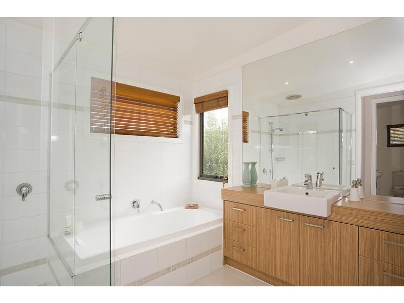 1/42 SPRING STREET, Torquay VIC 3228