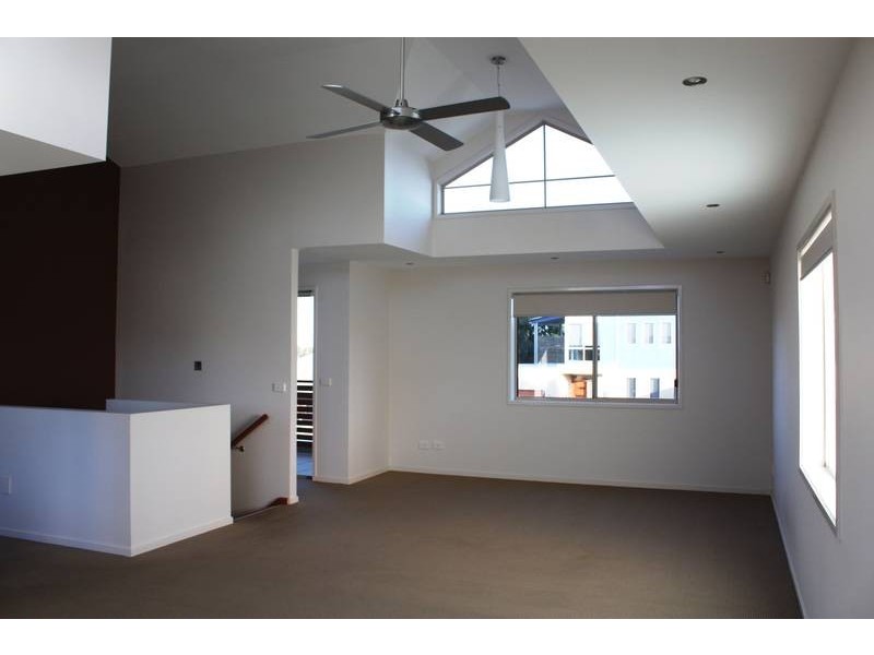 1/24 DUMFRIES COURT, Torquay VIC 3228