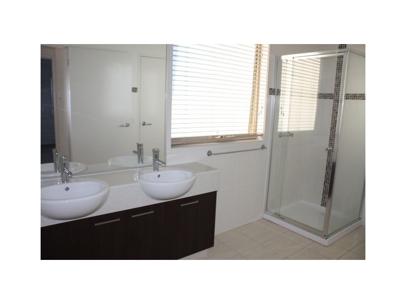 1/24 DUMFRIES COURT, Torquay VIC 3228