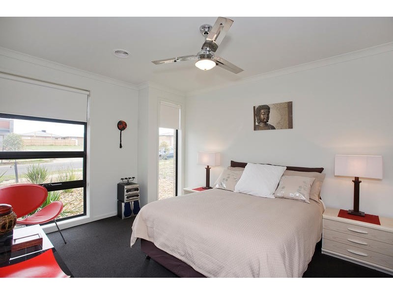 10 SHOREBREAK STREET, Torquay VIC 3228