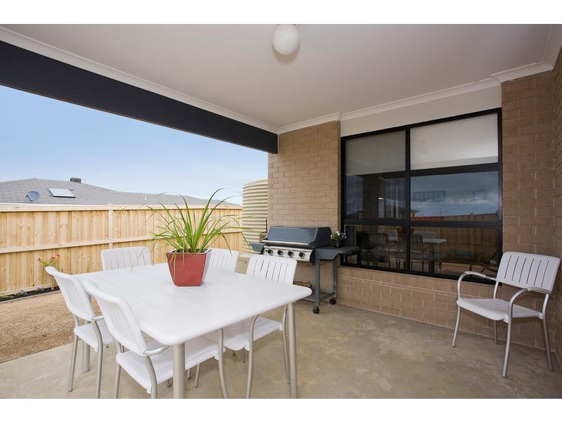 10 SHOREBREAK STREET, Torquay VIC 3228